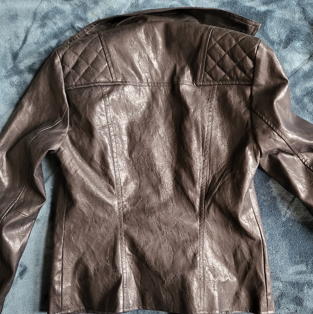 Leather jacket - Picture 3 of 3